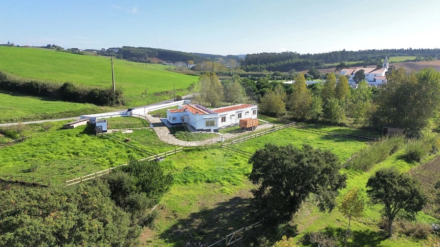 Moradia T4 para Venda em Miragaia e Marteleira Foto 6