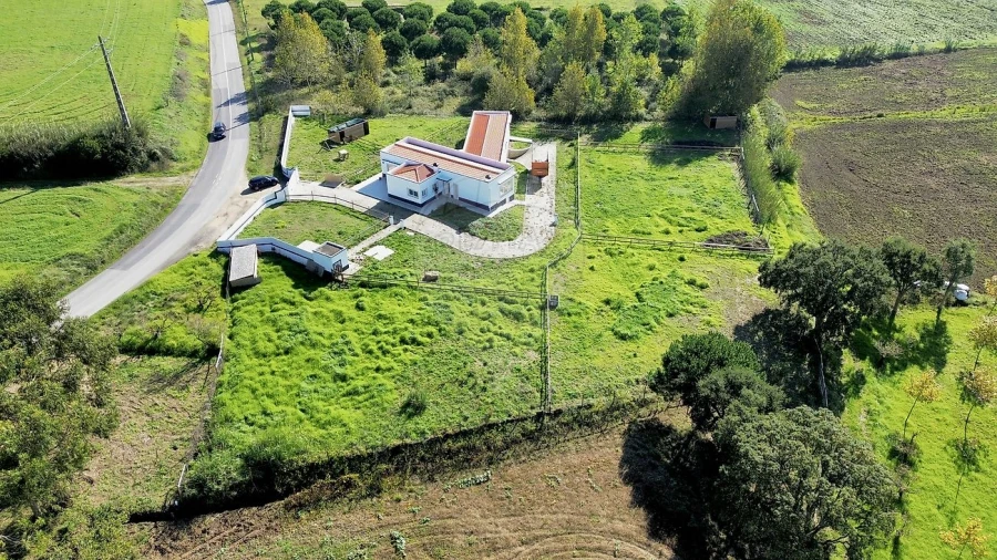 Moradia T4 para Venda em Miragaia e Marteleira Foto 5