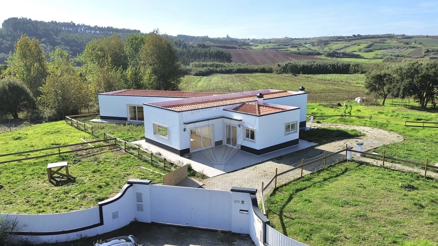 Moradia T4 para Venda em Miragaia e Marteleira