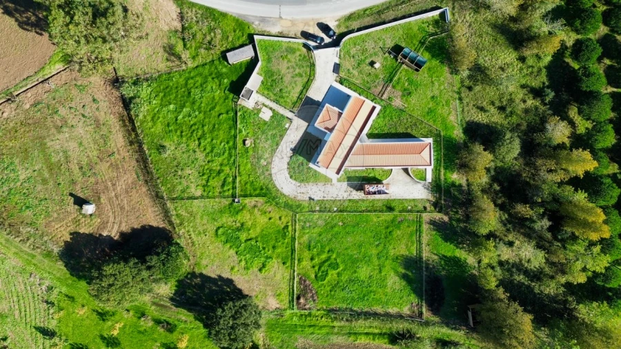 Moradia T4 para Venda em Miragaia e Marteleira Foto 33