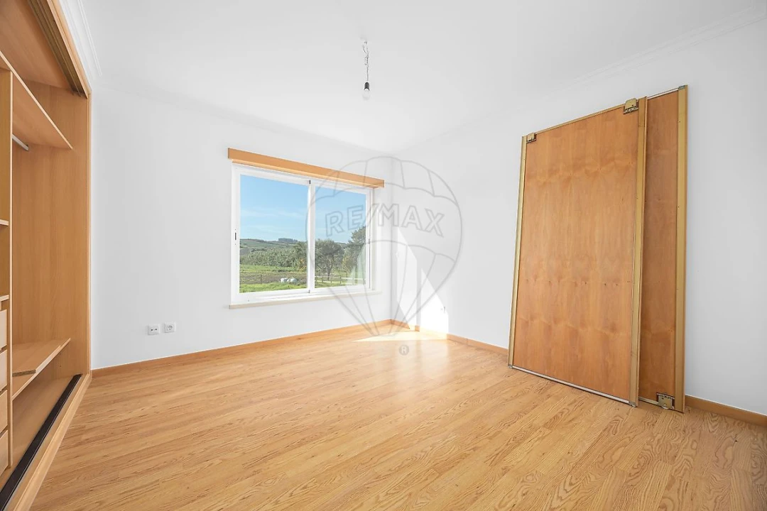 Moradia T4 para Venda em Miragaia e Marteleira Foto 21