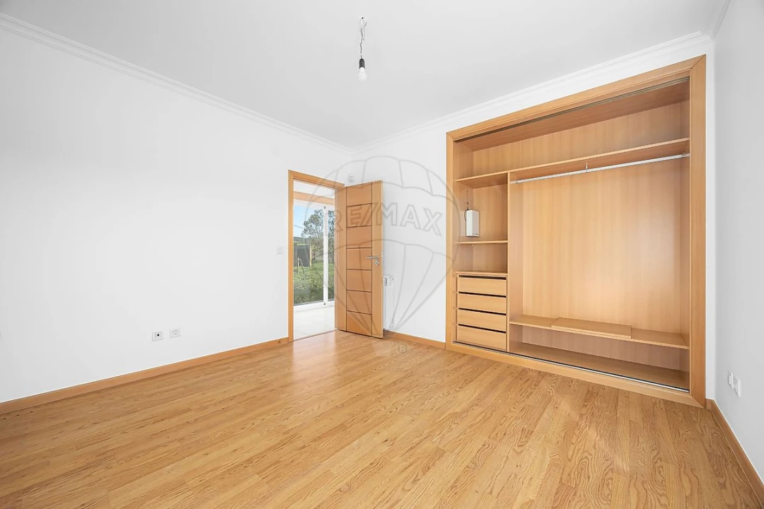 Moradia T4 para Venda em Miragaia e Marteleira Foto 20