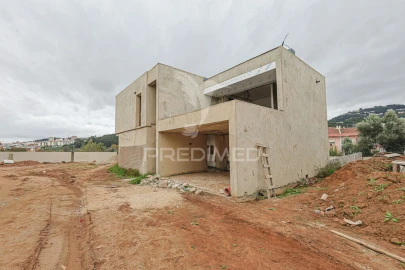 Moradia T5 para Venda em Loures