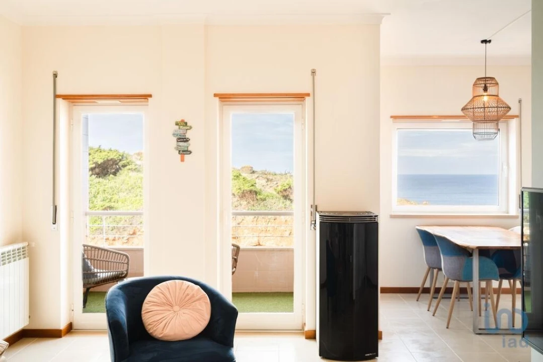 Apartamento T3 para Venda em São Martinho do Porto Foto 1