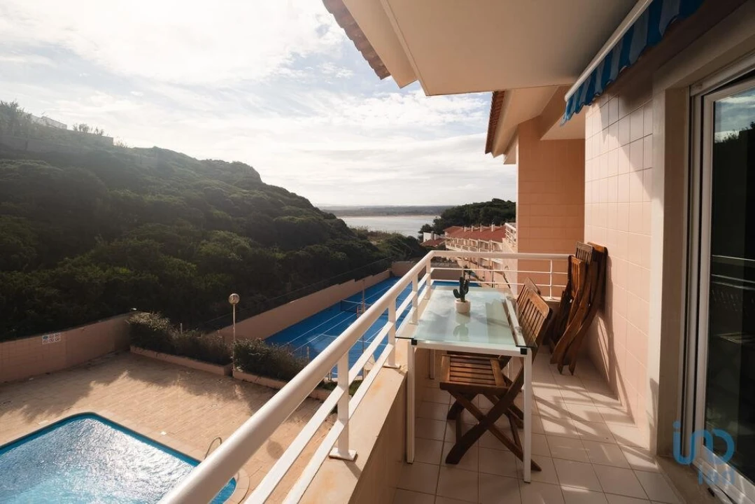 Apartamento T3 para Venda em São Martinho do Porto Foto 8