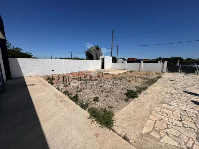 Moradia T3 para Venda em Atalaia e Alto Estanqueiro-Jardia Foto 4