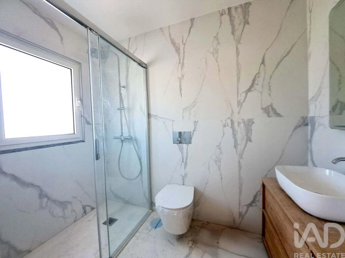 Moradia T6 para Venda em Encarnação Foto 17