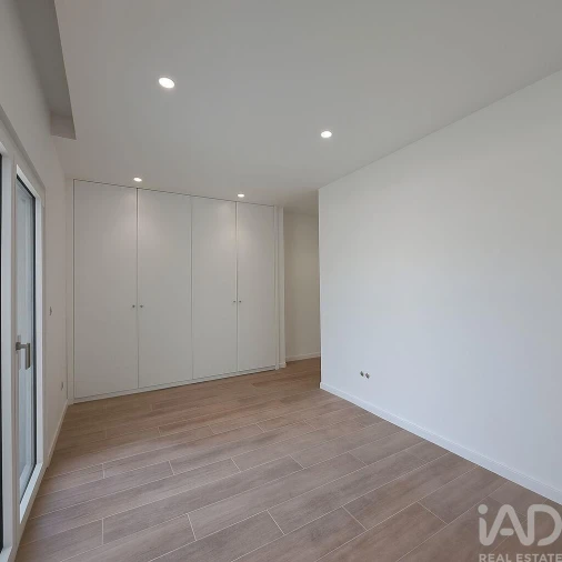 Moradia T6 para Venda em Encarnação Foto 8