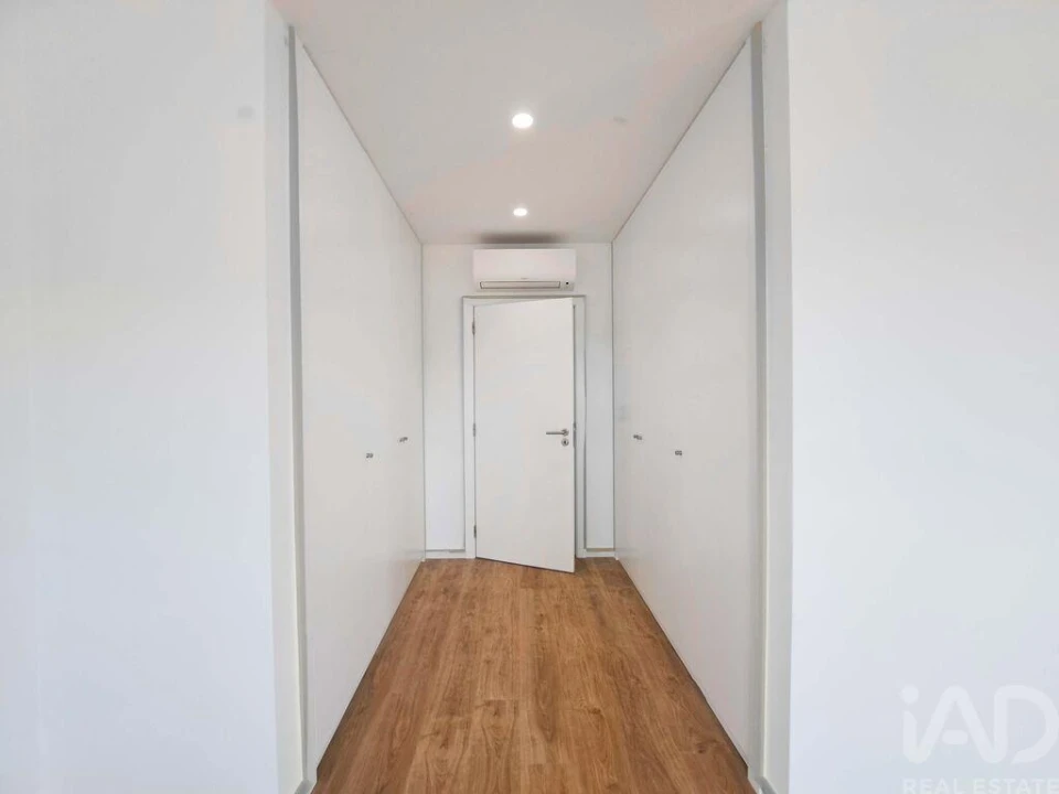 Moradia T6 para Venda em Encarnação Foto 11