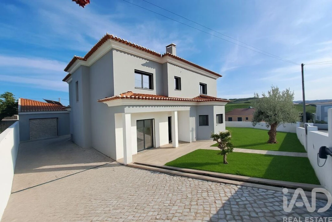 Moradia T6 para Venda em Encarnação Foto 22