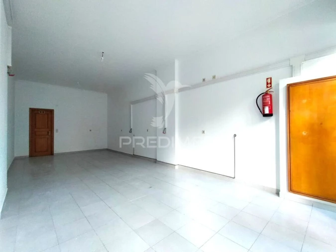 Loja para Arrendamento em Queluz e Belas Foto 11