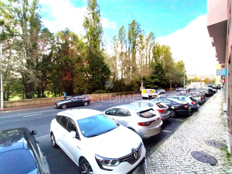 Loja para Arrendamento em Queluz e Belas Foto 7