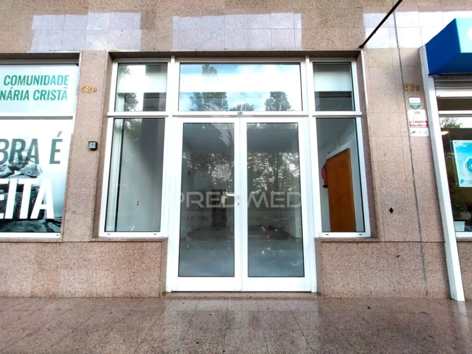 Loja para Arrendamento em Queluz e Belas Foto 2