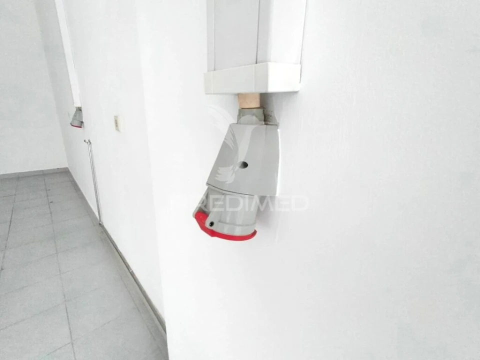 Loja para Arrendamento em Queluz e Belas Foto 15