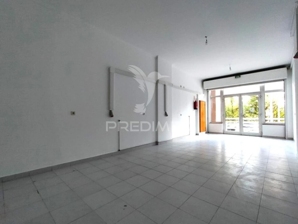 Loja para Arrendamento em Queluz e Belas Foto 16