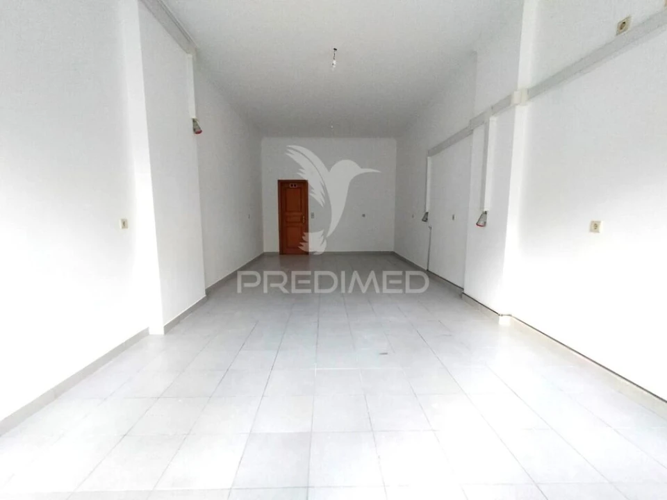 Loja para Arrendamento em Queluz e Belas Foto 3