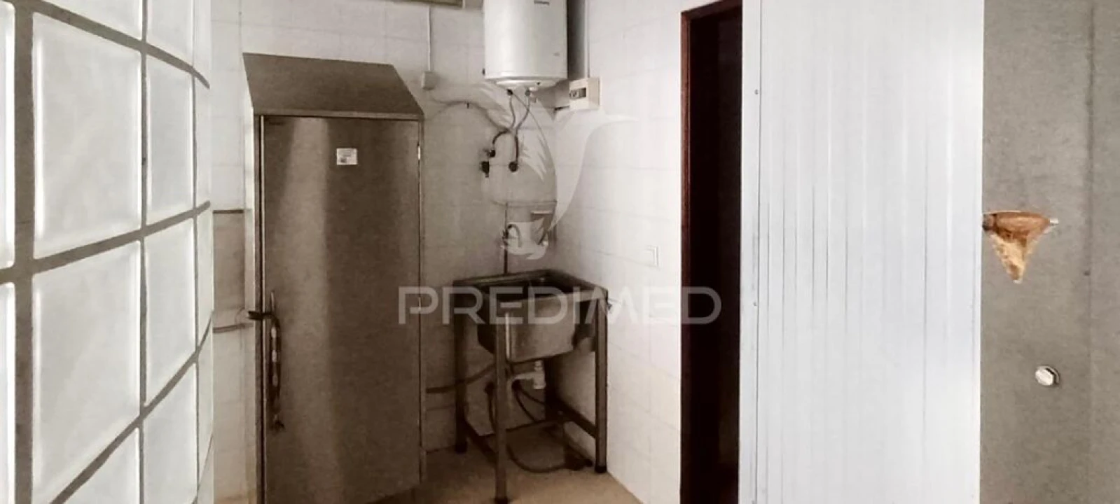 Loja para Arrendamento em Alhos Vedros Foto 10