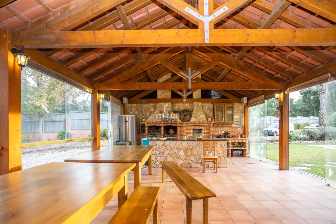 Moradia T6 para Venda em Alhos Vedros Foto 6