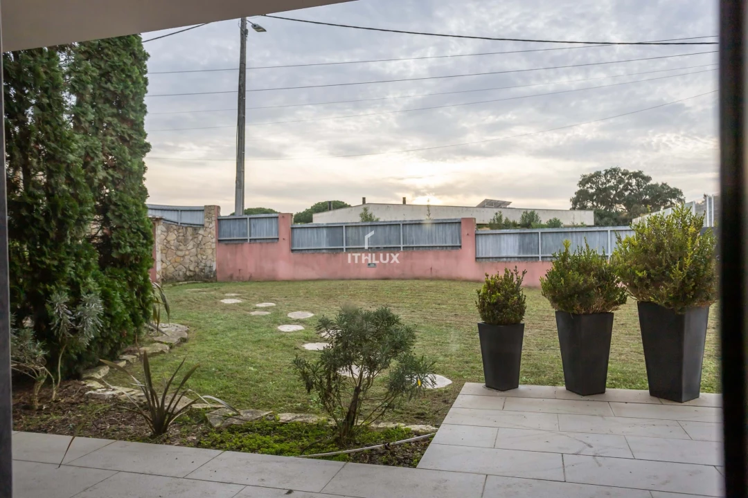 Moradia T6 para Venda em Alhos Vedros Foto 16