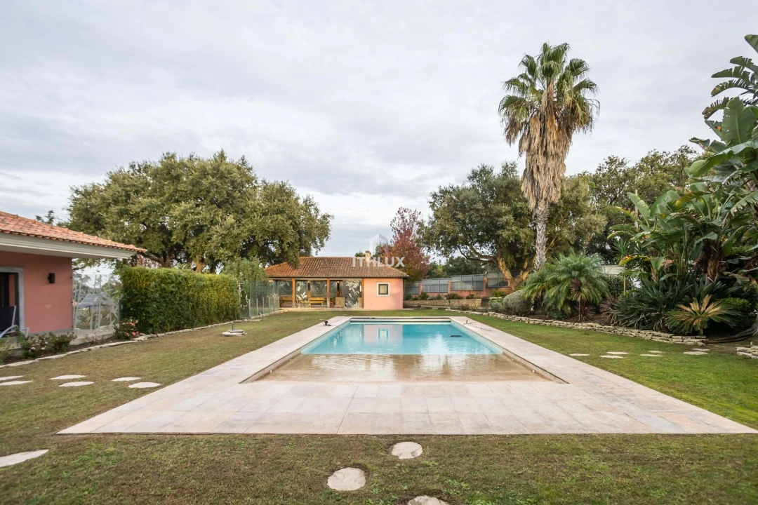 Moradia T6 para Venda em Alhos Vedros Foto 2