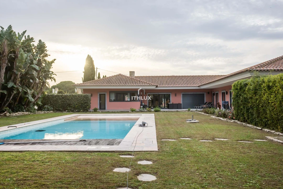 Moradia T6 para Venda em Alhos Vedros Foto 8