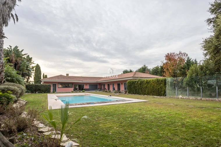 Moradia T6 para Venda em Alhos Vedros Foto 9