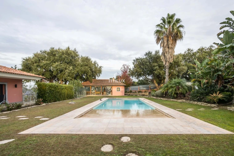 Moradia T6 para Venda em Alhos Vedros Foto 2