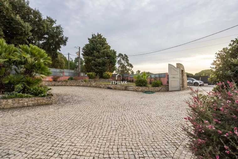 Moradia T6 para Venda em Alhos Vedros Foto 18