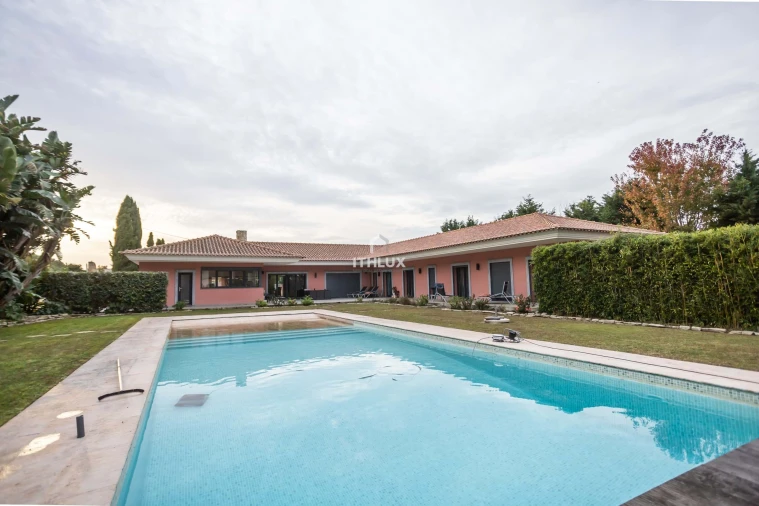 Moradia T6 para Venda em Alhos Vedros Foto 10