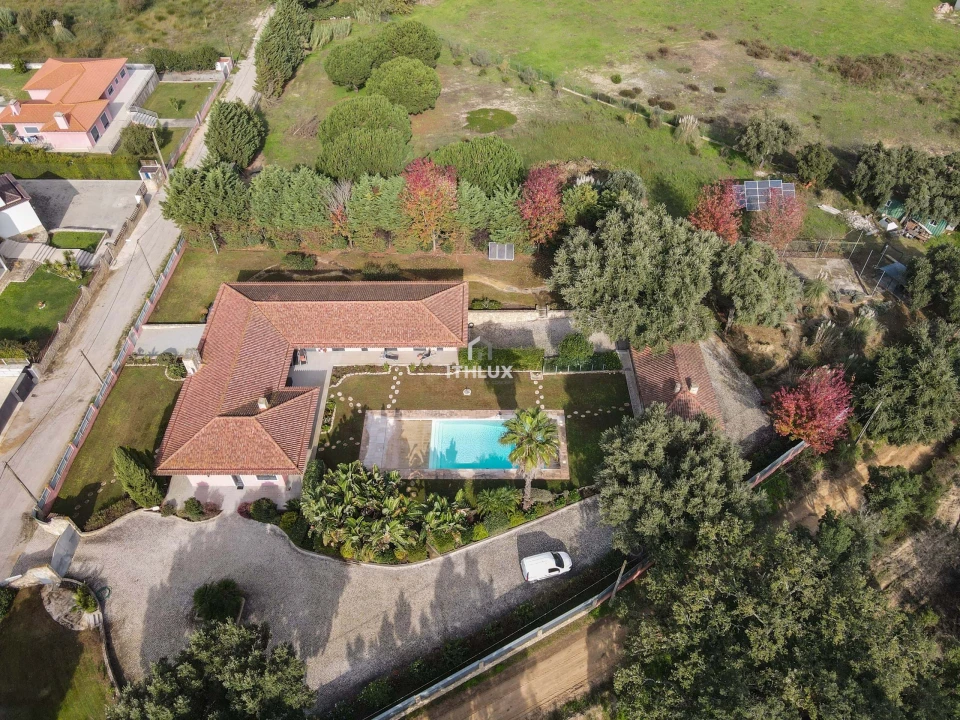 Moradia T6 para Venda em Alhos Vedros Foto 22