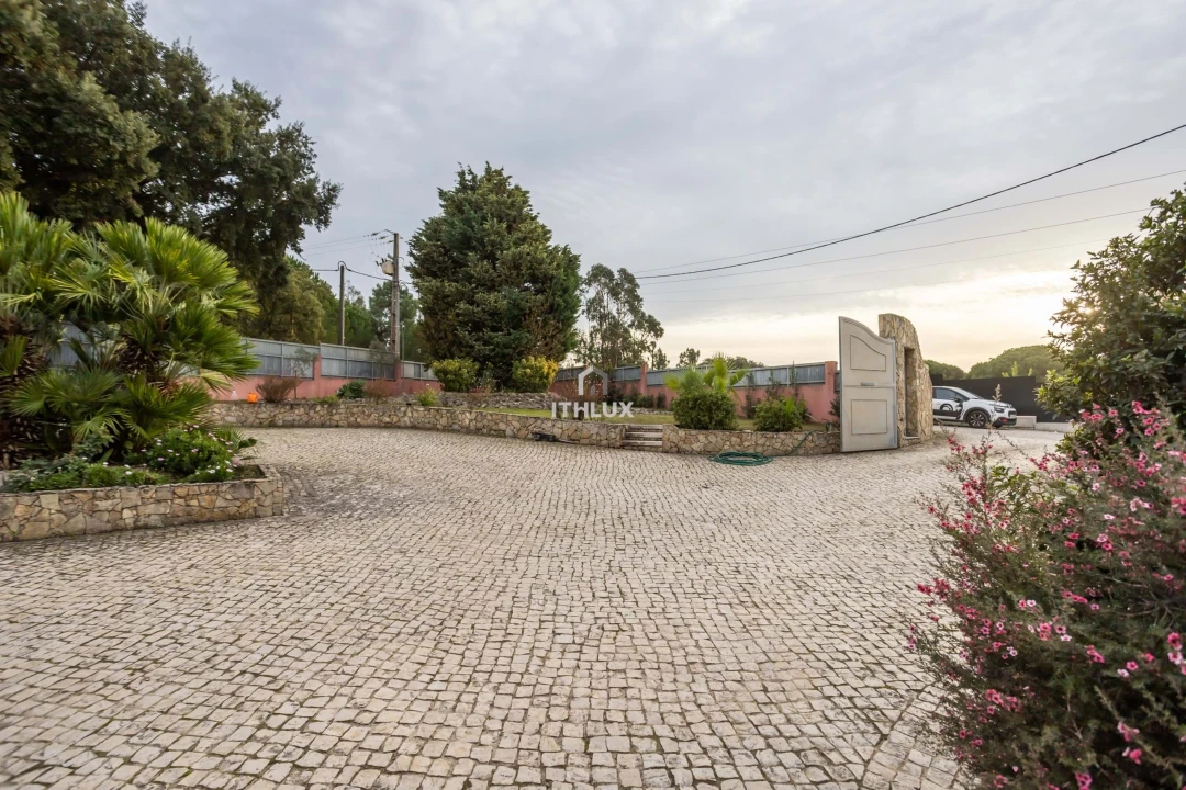 Moradia T6 para Venda em Alhos Vedros Foto 18