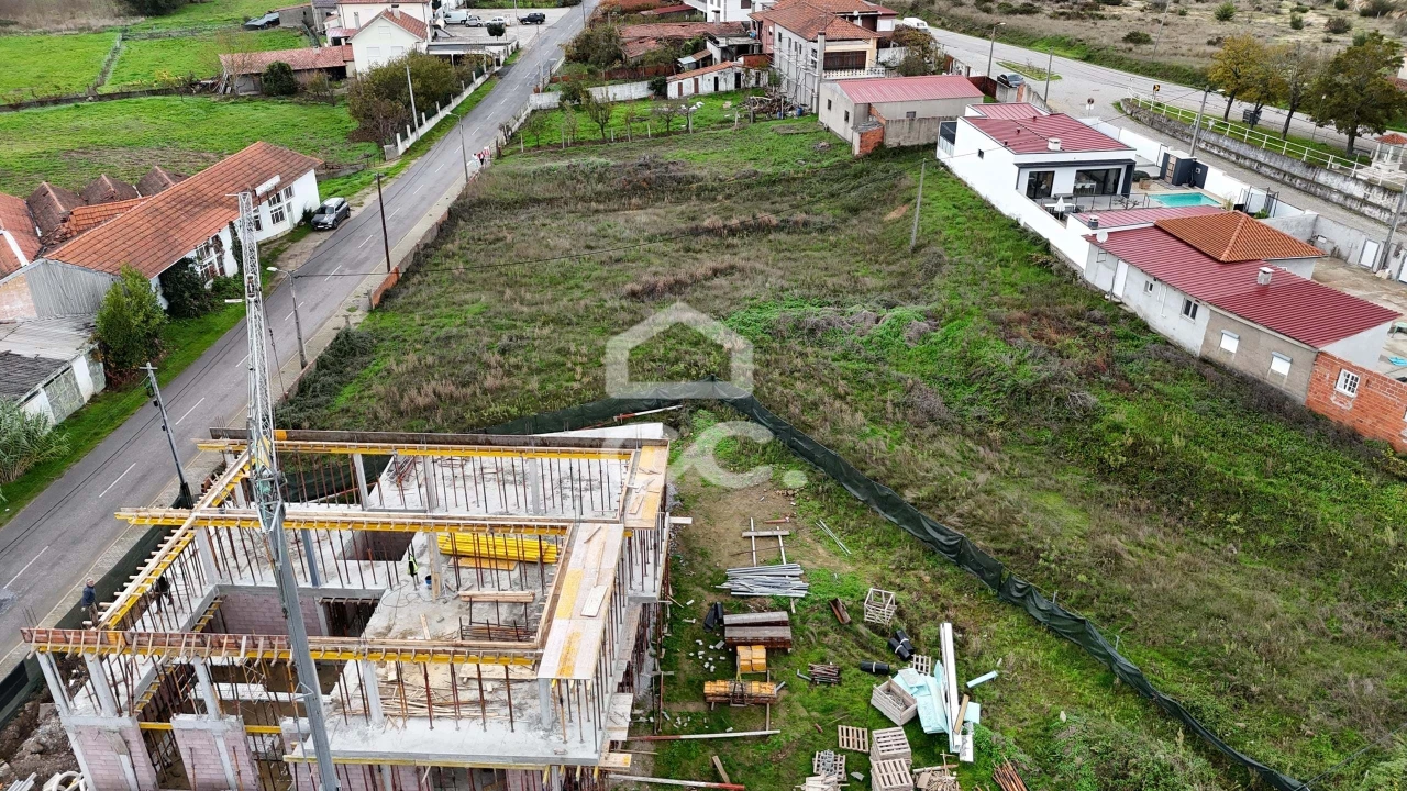Terreno para Venda em Vilar de Nantes Foto 12