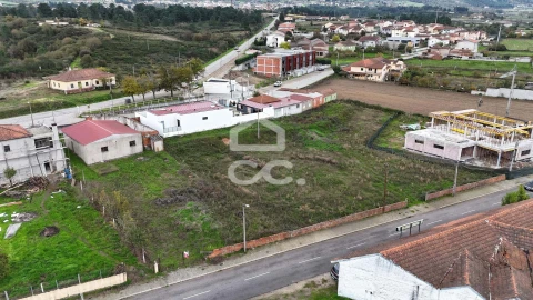 Terreno para Venda em Vilar de Nantes
