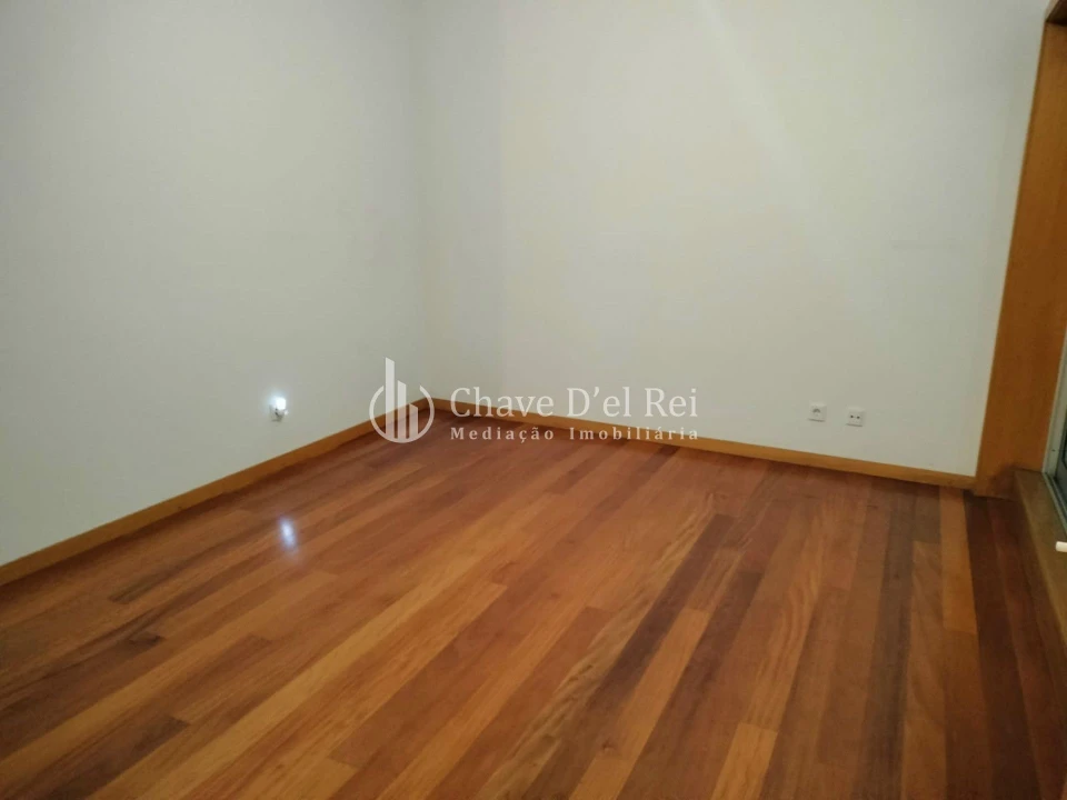 Apartamento T3 para Arrendamento em Viseu Foto 10