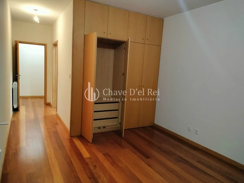Apartamento T3 para Arrendamento em Viseu Foto 9