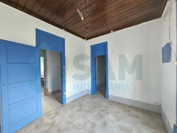 Moradia T3 para Venda em Santa Maria, São Pedro e Matacães