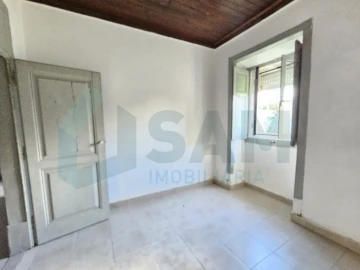 Moradia T3 para Venda em Santa Maria, São Pedro e Matacães