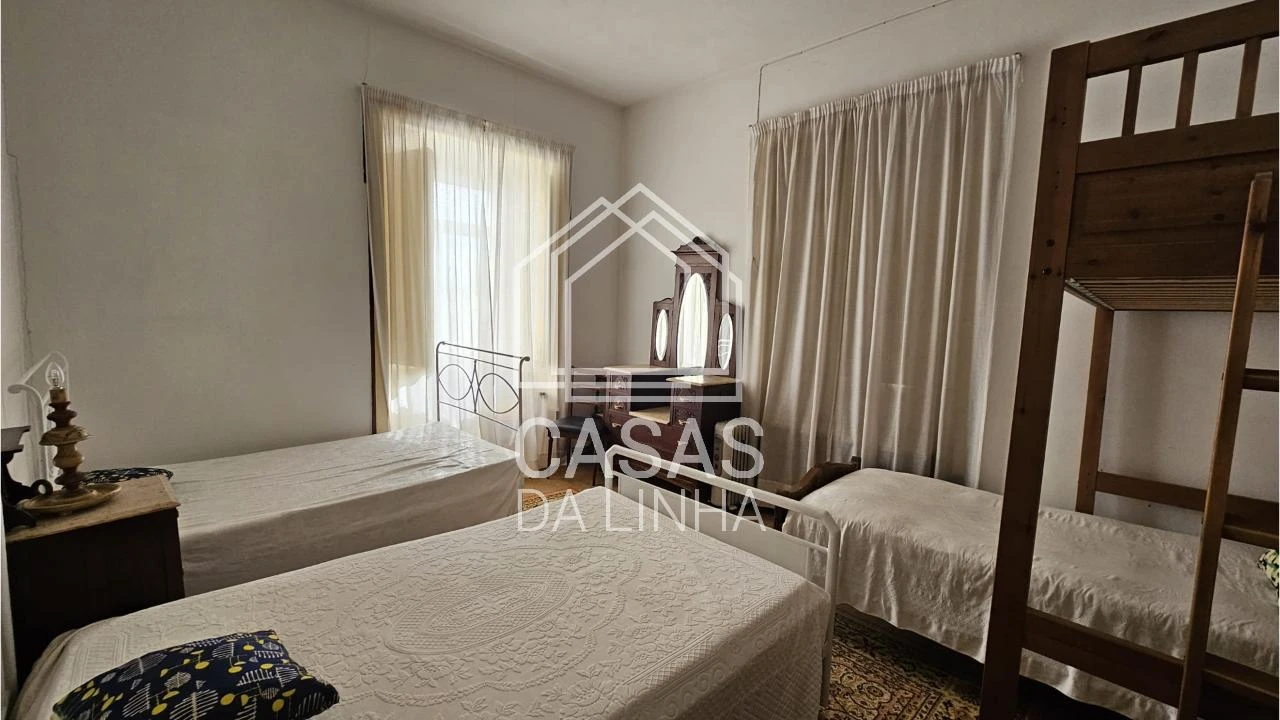 Moradia T8 para Venda em Santo Quintino Foto 11