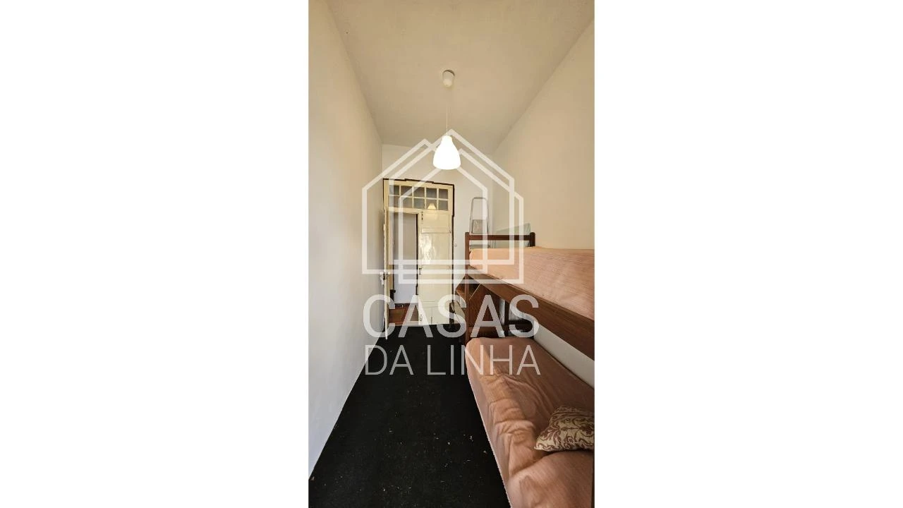 Moradia T8 para Venda em Santo Quintino Foto 21