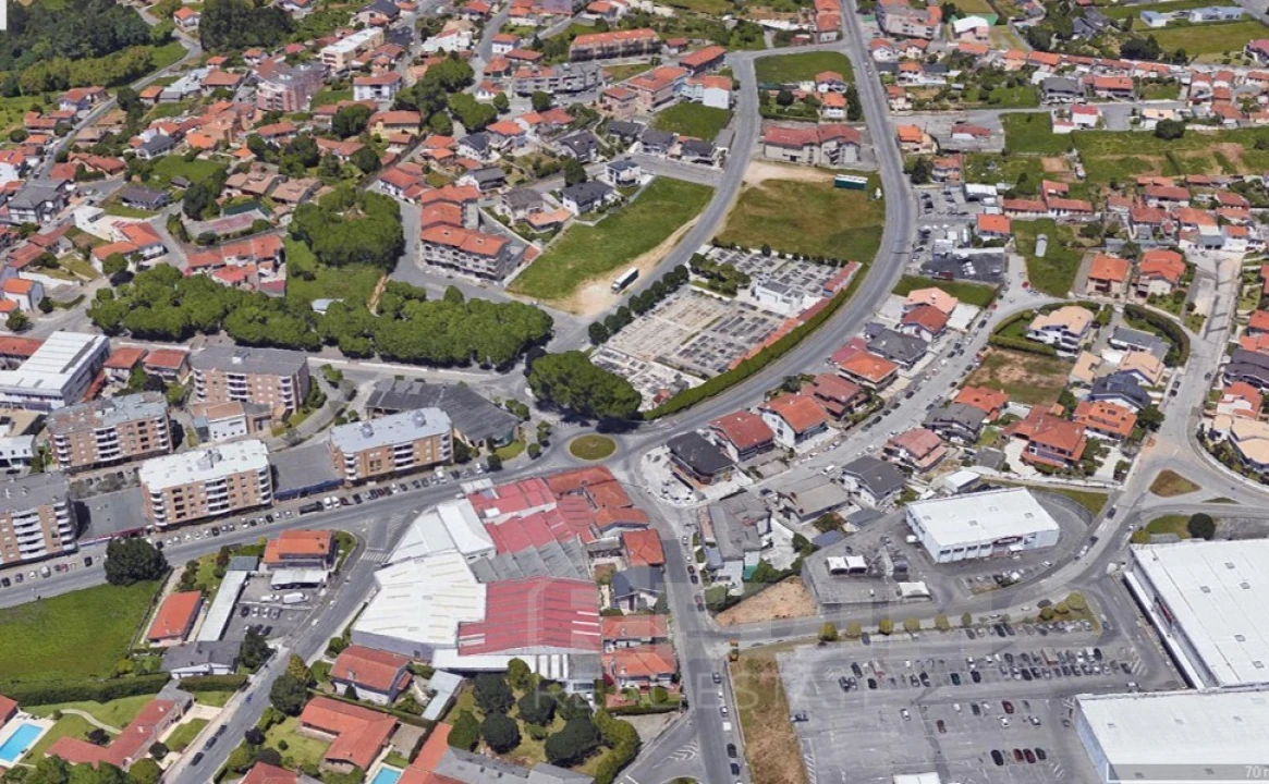 Terreno P/ Prédio para Venda em Arrifana Foto 6