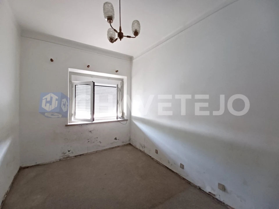 Moradia T3 para Venda em Casais e Alviobeira Foto 4