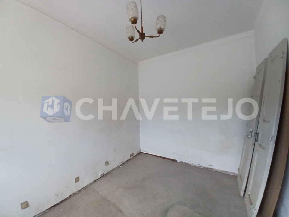 Moradia T3 para Venda em Casais e Alviobeira Foto 5