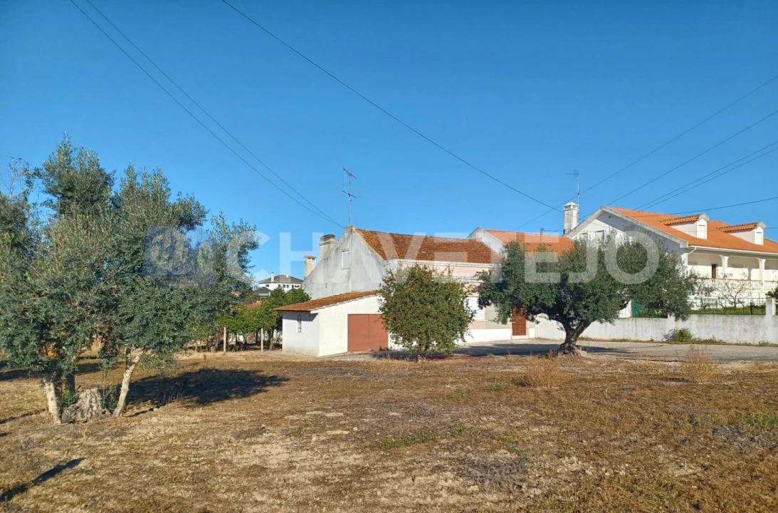 Moradia T3 para Venda em Casais e Alviobeira Foto 13