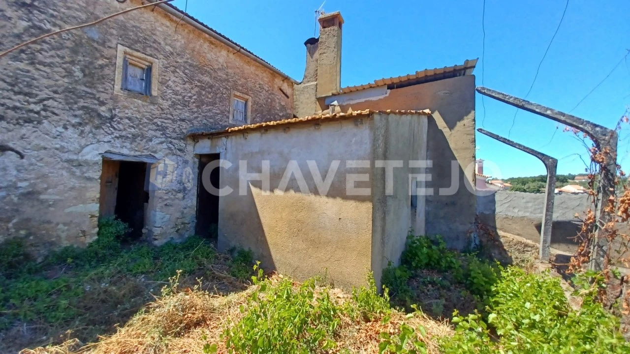 Moradia T3 para Venda em Casais e Alviobeira Foto 7