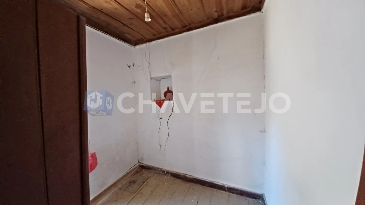 Moradia T3 para Venda em Casais e Alviobeira Foto 16