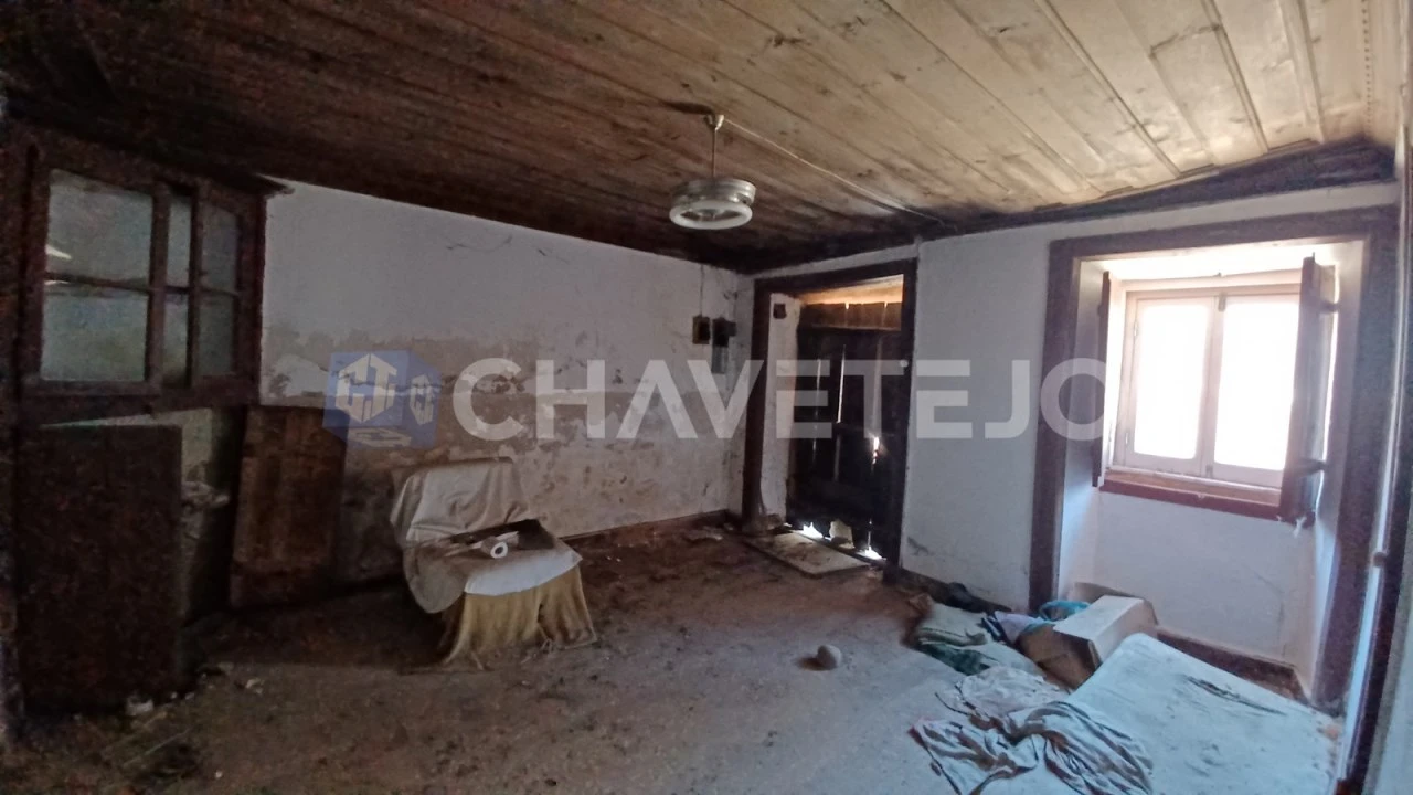 Moradia T3 para Venda em Casais e Alviobeira Foto 18