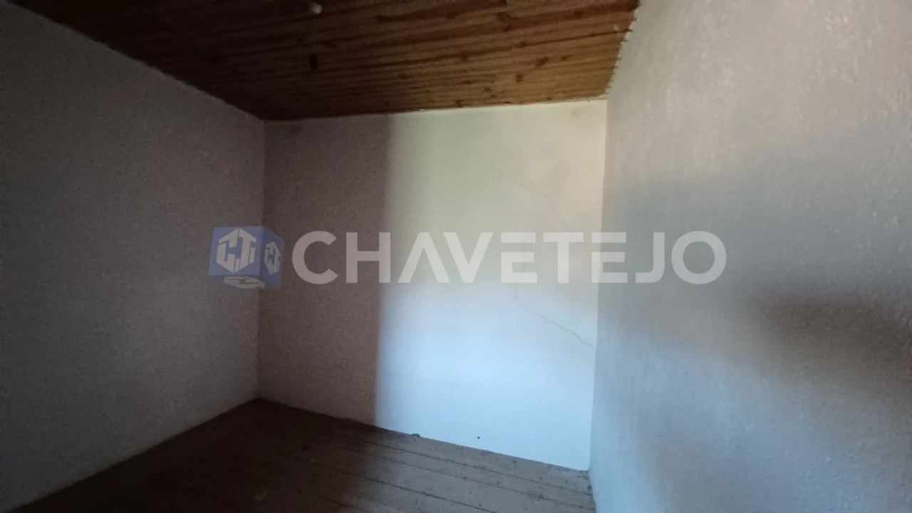 Moradia T3 para Venda em Casais e Alviobeira Foto 22