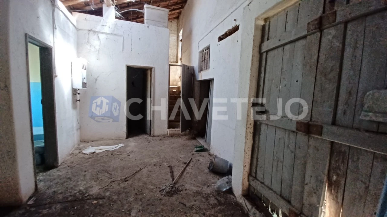 Moradia T3 para Venda em Casais e Alviobeira Foto 27