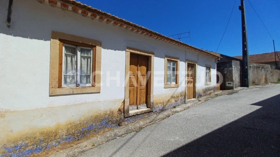 Moradia T3 para Venda em Casais e Alviobeira Foto 3