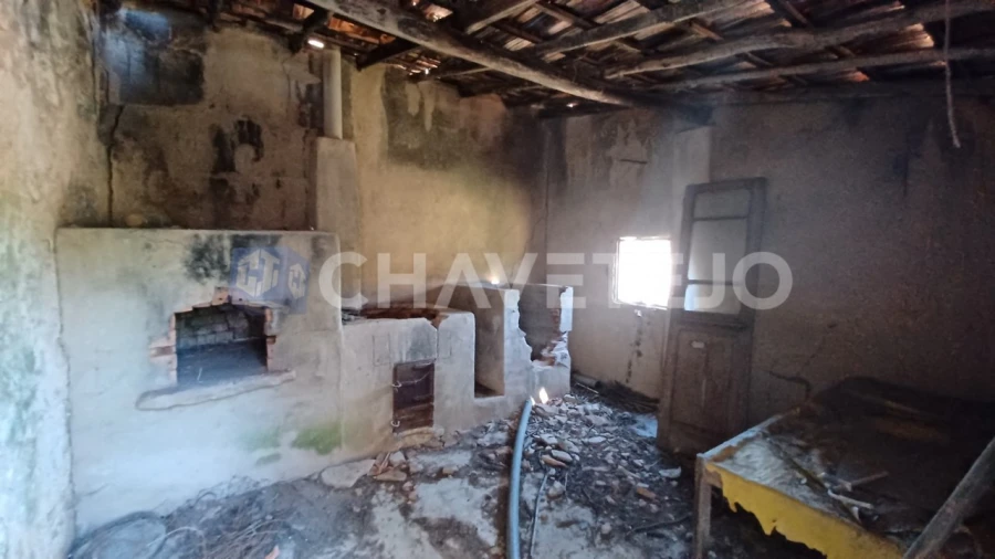 Moradia T3 para Venda em Casais e Alviobeira Foto 8